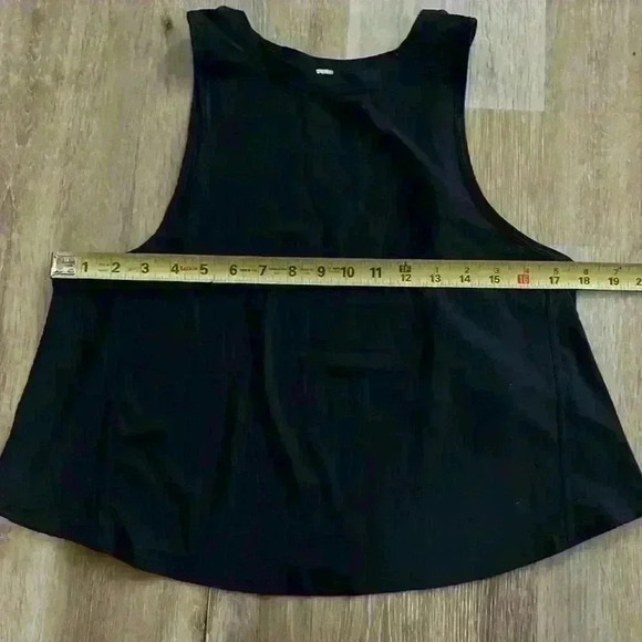 Lululemon black tank pleated sheer back Just Pleat It Tank DESIGNED FOR EVERYDAY - Picture 4 of 5